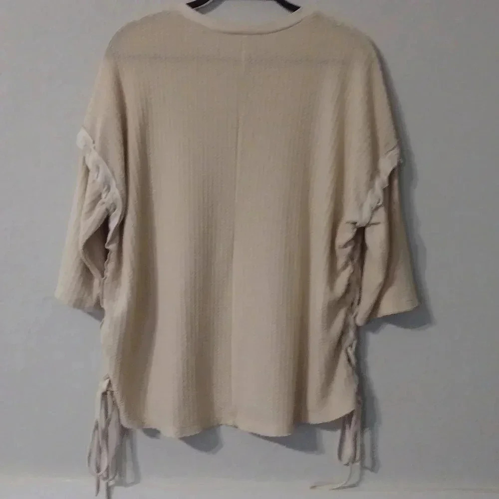 Andree by Unit Beige Knit Sweater - Picture 4 of 5